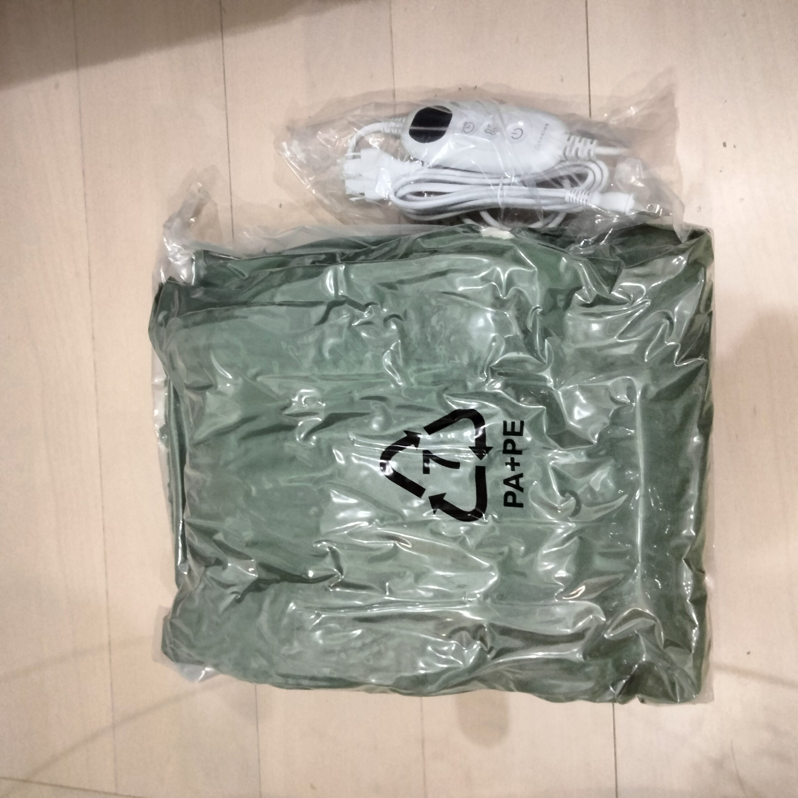 圧縮袋に入ったエペイオス電気毛布