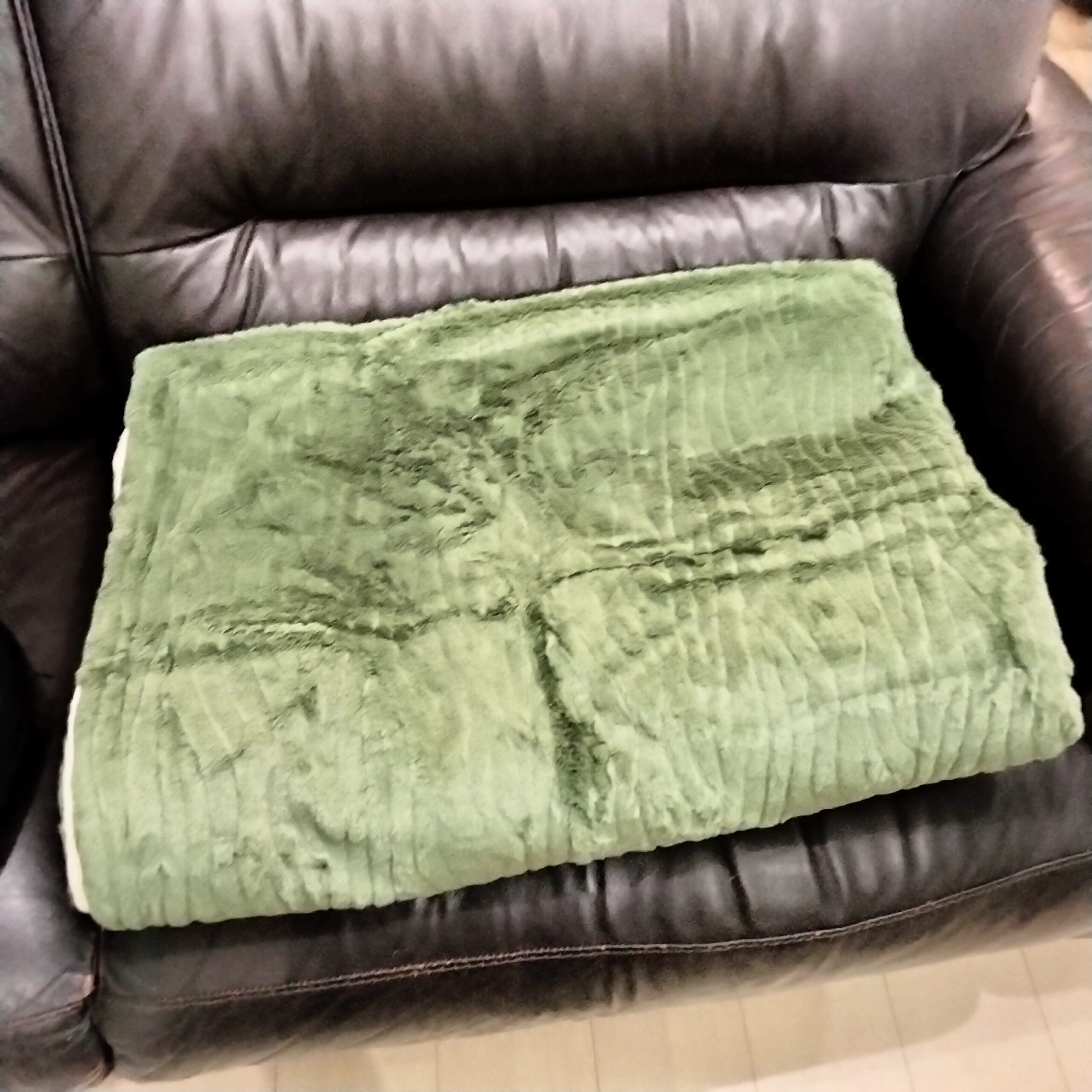 広げた様子と質感